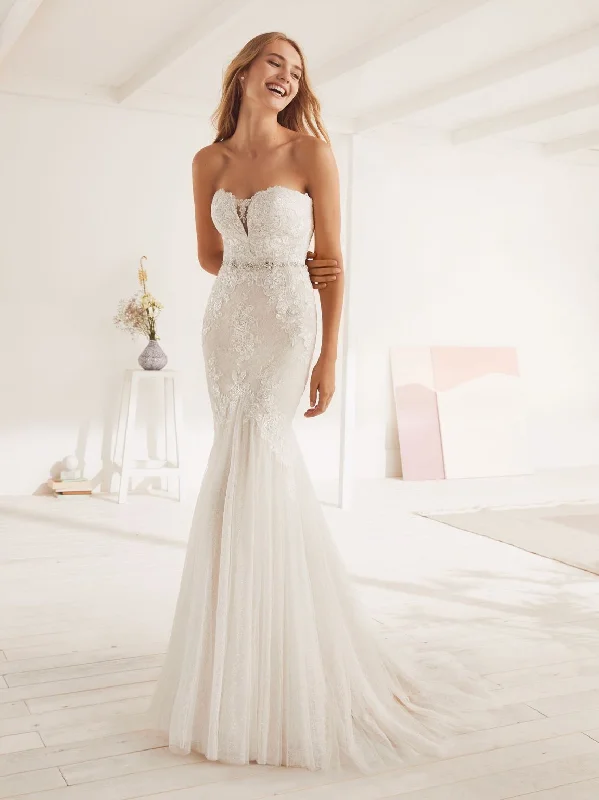 White One / W1 Oxana Bodycon unclassified dresses